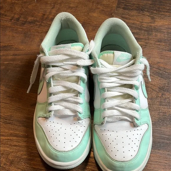 Nike Green and White Sneakers Classic Low-Top Design - Picture 1 of 4